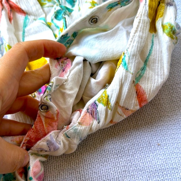 EUC OLD NAVY Gorgeous Floral romper - Picture 4 of 4